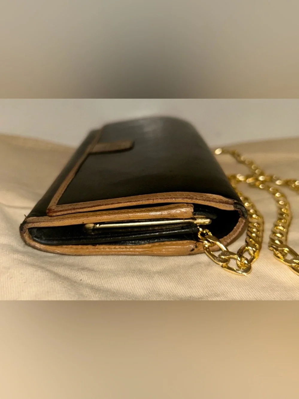 Vintage Celine Triomphe leather wallet with aftermarket chain - Picture 3 of 9